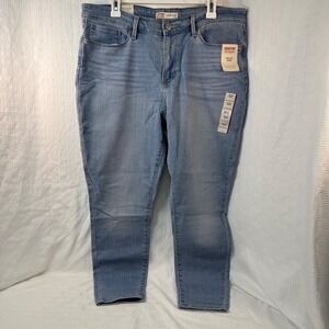 NWT / Woman's Levi's Signature Mid Rise Skinny Jeans‎ / Size 16S / Sku0202